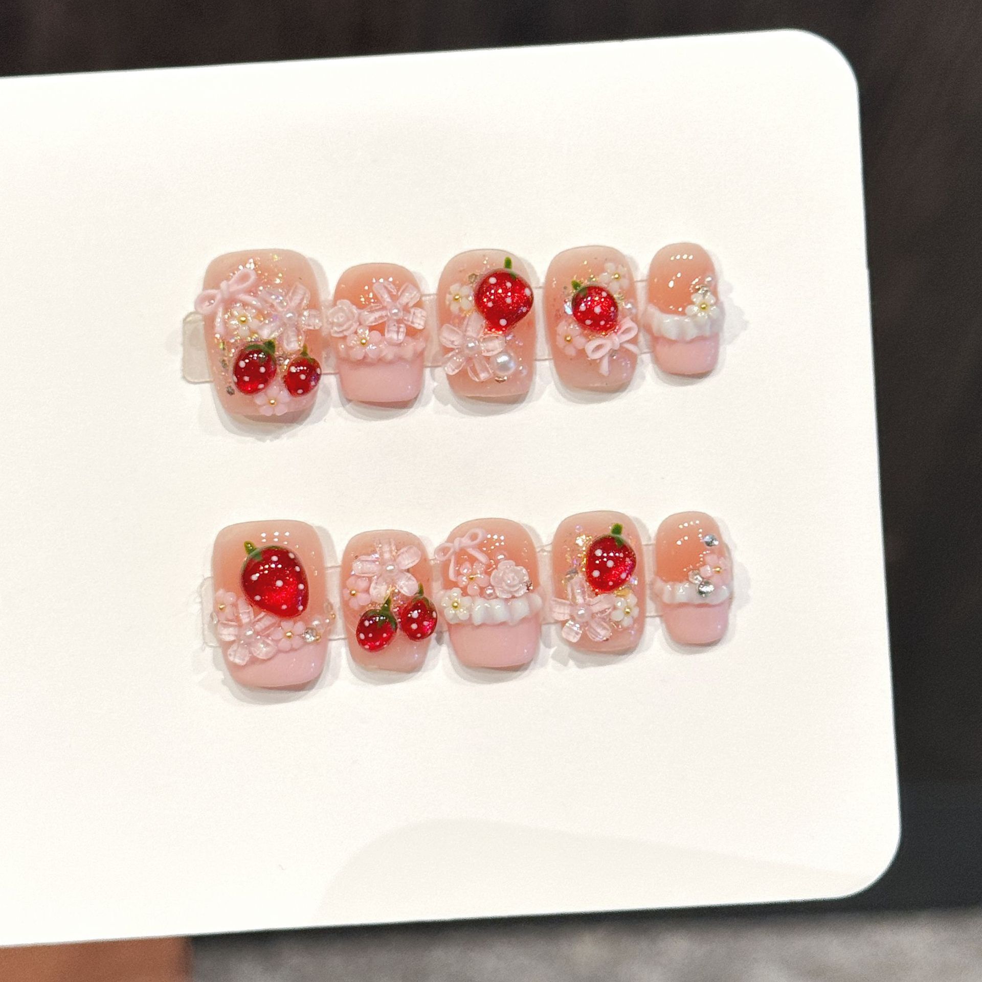 Nail Art Strawberry - 10 Adet Sevimli Kırmızı Çilek Takma